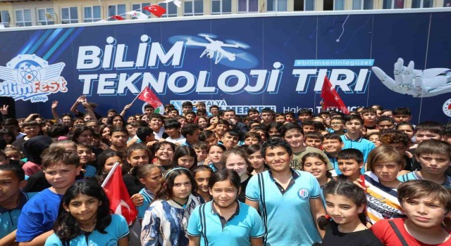 Kepezin Bilim Teknoloji Tırı, öğrencilerle buluştu