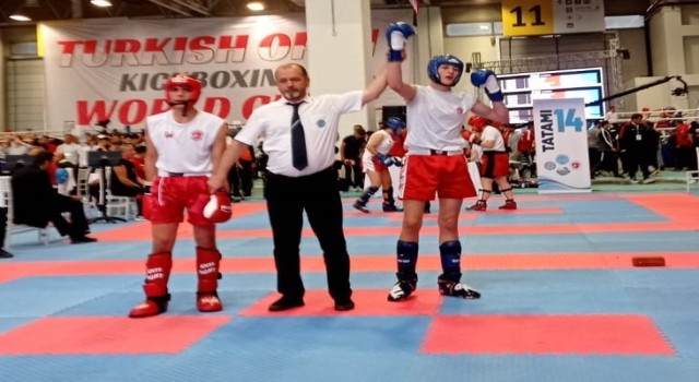 Kick Boksta Kuşadasına dünya birinciliği geldi