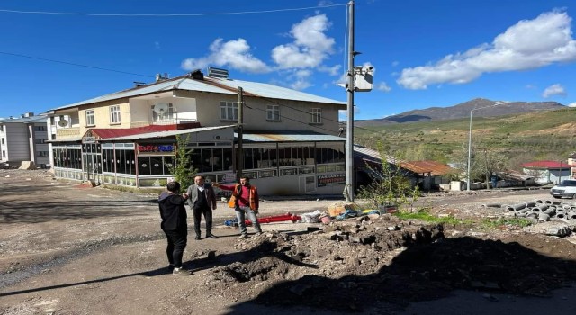 Kiğının bütün cadde ve sokaklarına yangın vanası yapılmaya başlandı