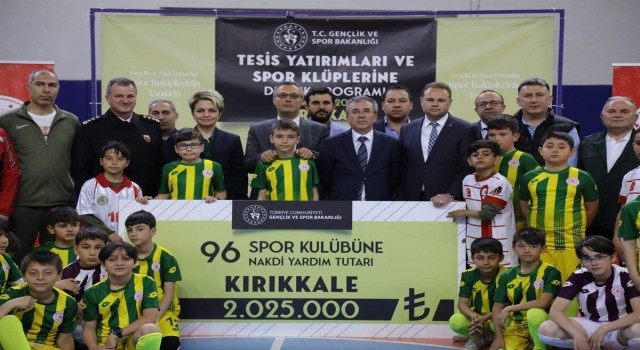 Kırıkkalede spor kulüplerine 2 milyon 25 bin liralık nakdi destek