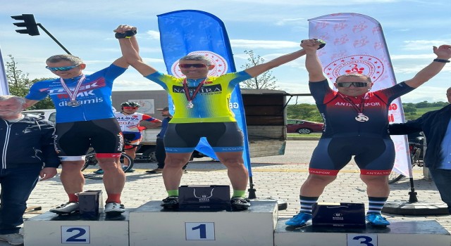 Kırmızı-beyaz pedallardan Bursada iki üçüncülük