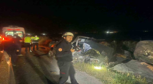 Kontrolden çıkan otomobil kayaya çarptı: 1 yaralı