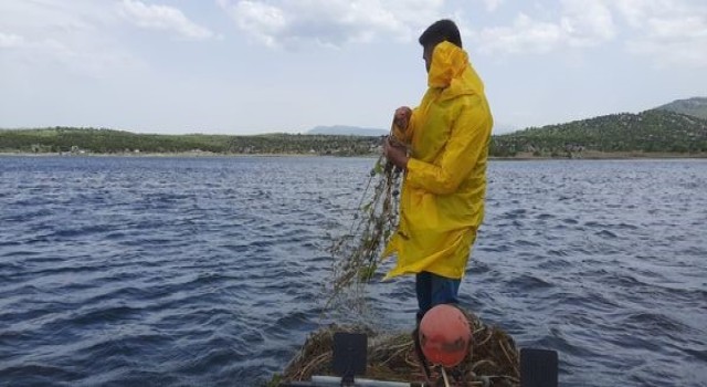 Konyada 2 bin metre sahipsiz ağ ve elektroşok malzemeleri ele geçirildi