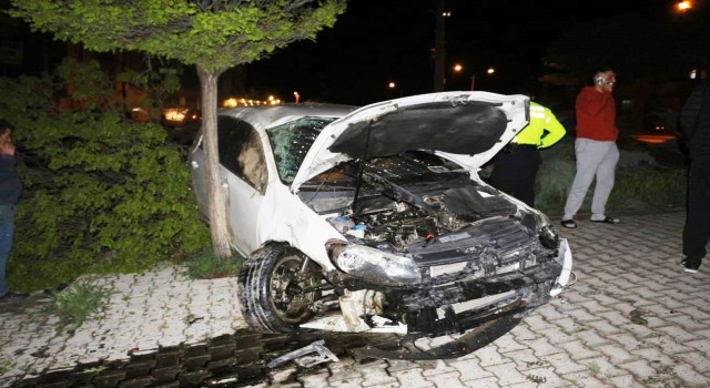 Konyada kontrolden çıkan araç yayaya çarptı: 3 yaralı