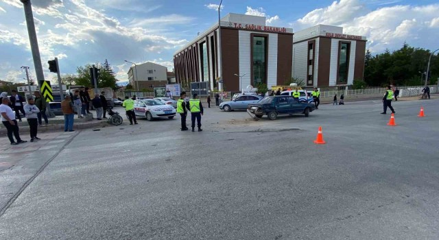 Konyada otomobil ve motosiklet çarpıştı: 2 yaralı