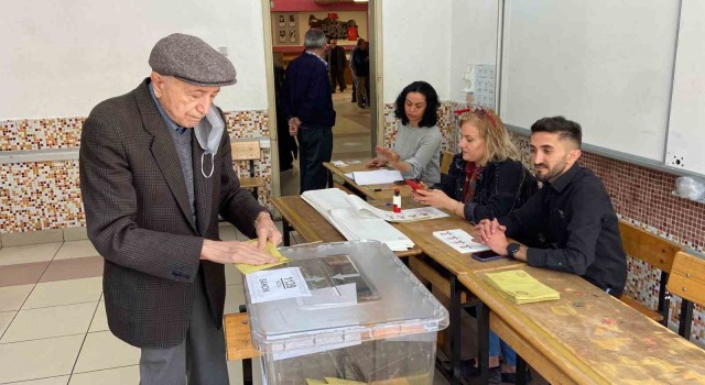 Konyada oy kullanma işlemi başladı