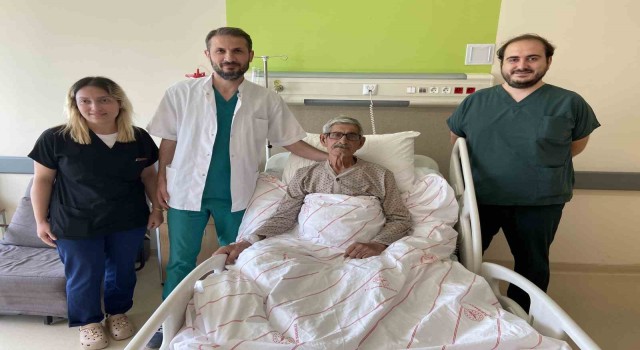 Konyada TAMİS yöntemiyle gerçekleştirilen ameliyatla sağlığına kavuştu