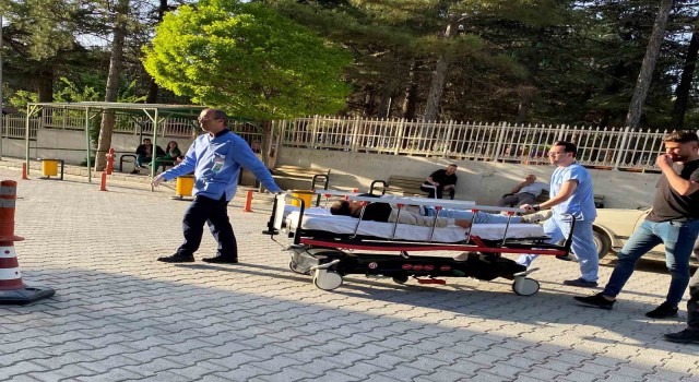 Konyada trafik kazaları: 3 yaralı