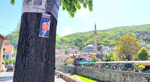 Kosovada Erdoğana destek afişleri asıldı