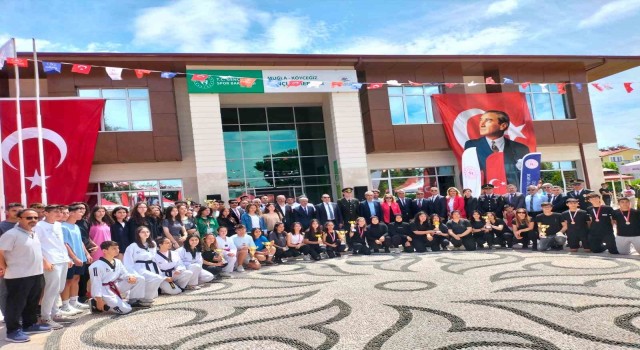 Köyceğizde Atatürkü Anma, Gençlik ve Spor Bayramı coşkuyla kutlandı