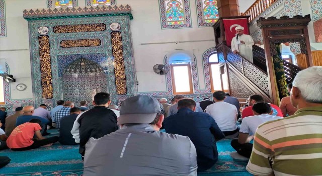 Köyceğizde Gençlik Haftası münasebetiyle Cuma namazını gençler kıldırdı