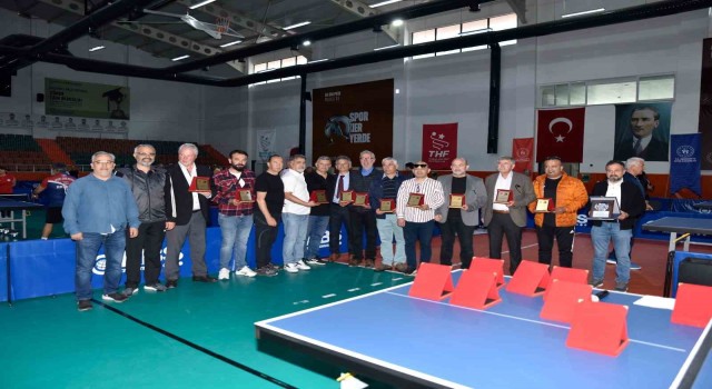 Köyceğizde Veteran Masa Tenisi sporcuları hünerlerini sergiledi