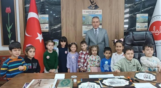 Kumbaralarında biriktirdikleri paraları Kuran kursu inşaatına bağışladılar
