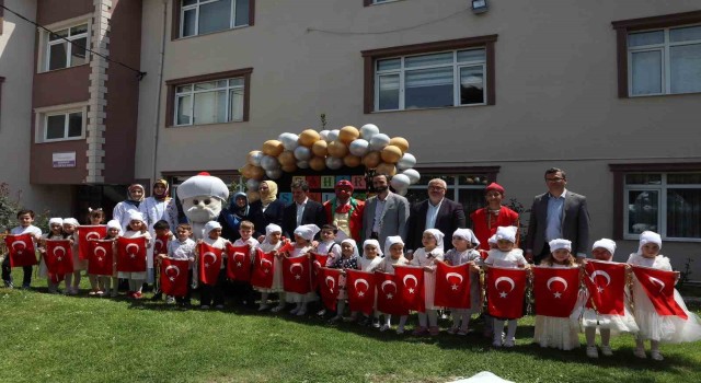 Kuran okumayı öğrenen çocuklara yılsonu etkinliği