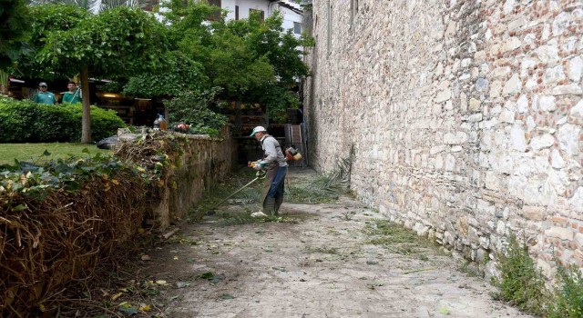 Kuşadasının turistik çarşılarında çalışmalar devam ediyor