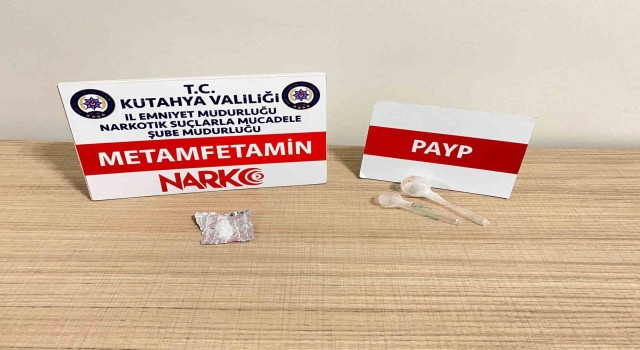 Kütahyada 2 şahsın üzerinde uyuşturucu ele geçirildi