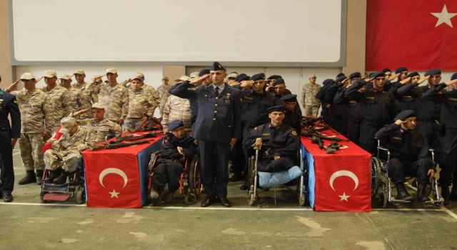 Kütahyada engelli bireyler bir günlük temsili askerlik yaptı