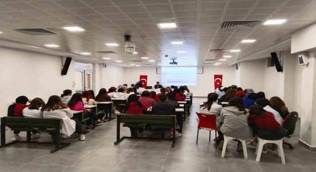 Kütahyada öğretmen ve öğrenciler dolandırıcılıklara karşı bilgilendirildi