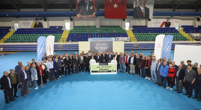 Kütahyada spor kulüplerine 3 milyon 165 bin TL nakdi yardım