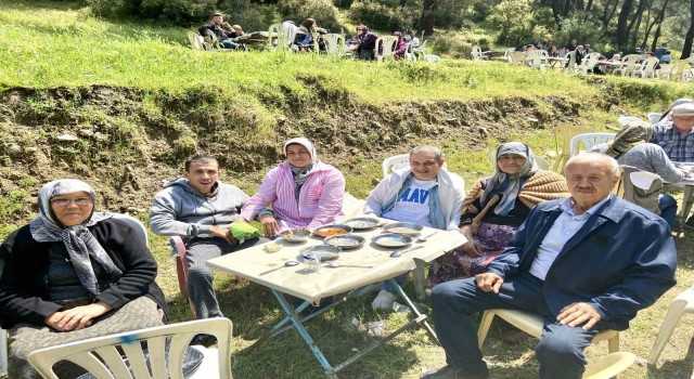 Kuyucakta Karapınar Dede Hayrı geniş katılımla gerçekleştirildi