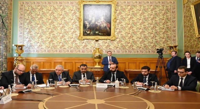 Lavrov, Bayramov ve Mirzoyan arasındaki üçlü görüşme başladı
