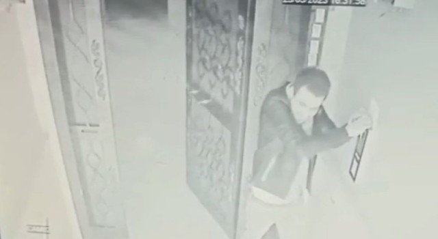 Madde Bağımlısı genç evi yakıp, yöneticiyi tornavida ile yaraladı