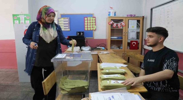 Malatyada oy verme işlemleri devam ediyor