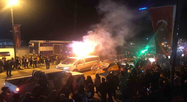 Malatyada vatandaşlar sokaklara döküldü