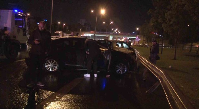 Maltepede 12 aracın karıştığı zincirleme kaza: 3 yaralı