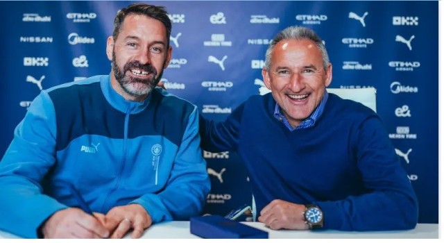 Manchester City, Scatt Carsonın sözleşmesini yeniledi