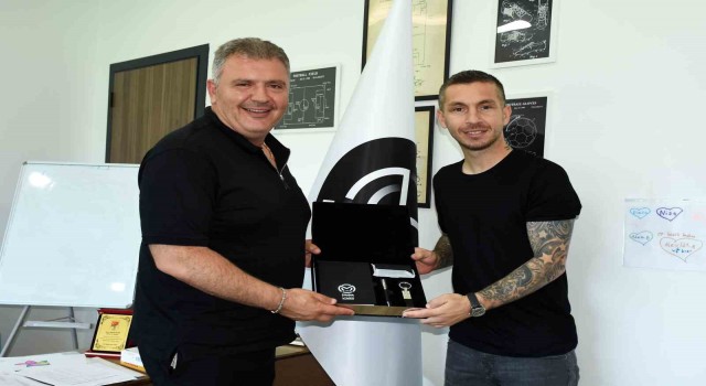 Manisa FKda Adem Büyük ile yollar ayrıldı