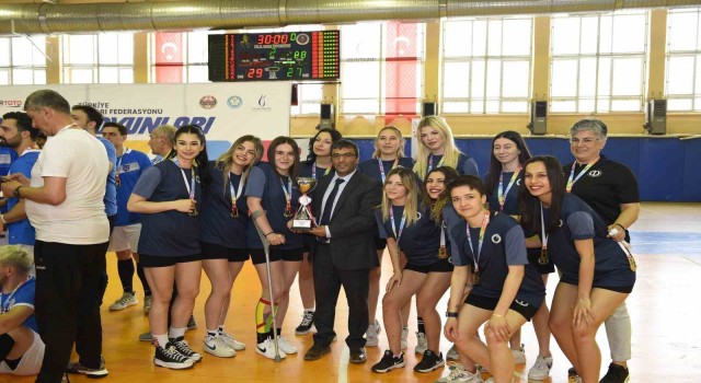 Manisada üniversitelerin spor şöleni sona erdi