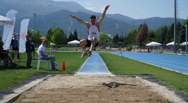 Manisada yapılan ÜNİLİG Atletizm Türkiye Şampiyonası sona erdi