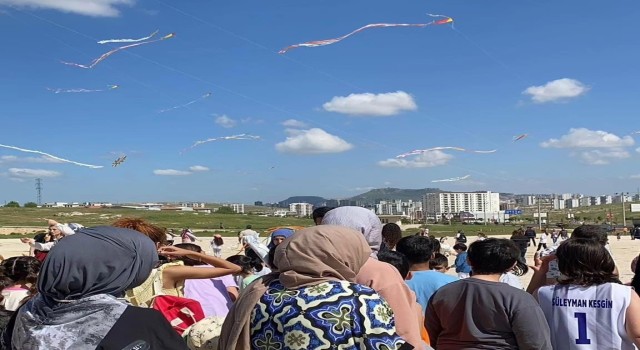 Mardinde afetzede çocuklar uçurtma şenliğinde eğlendi