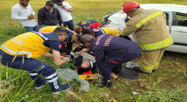 Mardinde kontrolden çıkan otomobil takla attı: 2 yaralı