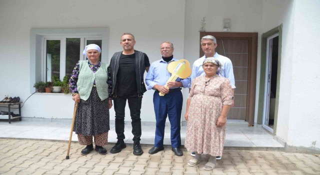 Marmaris Belediyesi ve AHBAP işbirliğiyle evlerine kavuştular