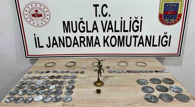 Marmaris şehir merkezinde Jandarmadan tarihi eser operasyonu