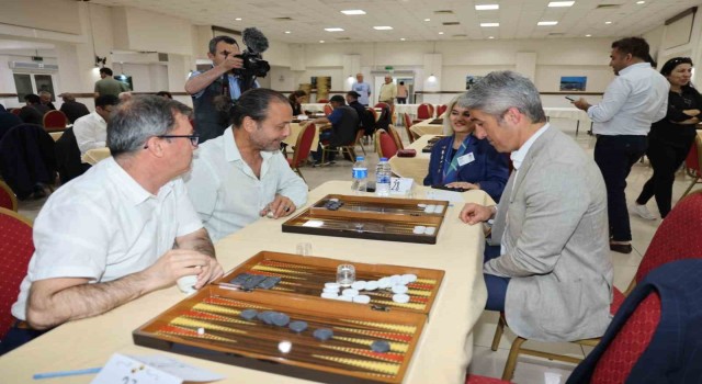 Marmariste zarlar depremzedeler için atıldı