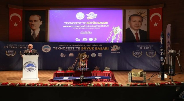 Melikgazi Belediyesi TEKNOFEST gururlarını Hulusi Akarın elinden ödüllendirdi