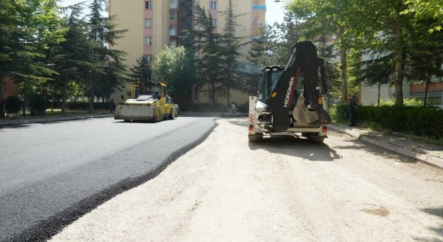 Melikgazi yolları yenileyerek ulaşımı daha konforlu hale getiriyor