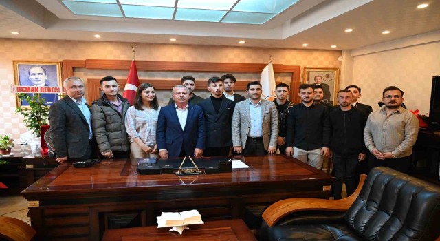 Memleket Partisinde istifa depremi: Gençlik kolları başkanı ve üyeleri AK Partiye geçti