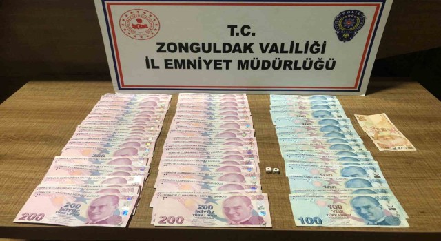Memurlar Kulübü Derneğinde kumar oynarken yakalandılar
