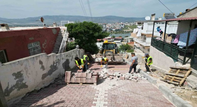 Menemende Asarlık tarihinin en büyük yol yatırımı başladı
