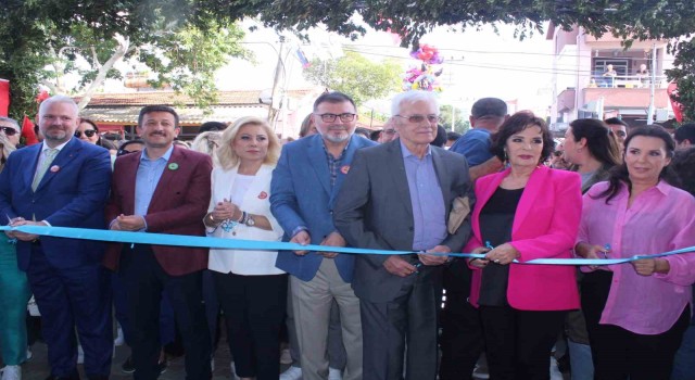 Menemende çilek tadında festival