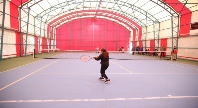 Merkezefendide tenis turnuvası başlıyor