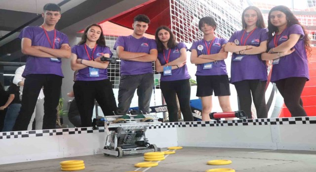 Mersin Büyükşehir Belediyesi Robotics takımı Vex Robotıcs turnuvasına katıldı