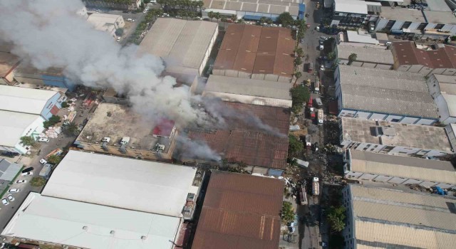 Mersin Serbest Bölgesindeki yangın kontrol altına alındı