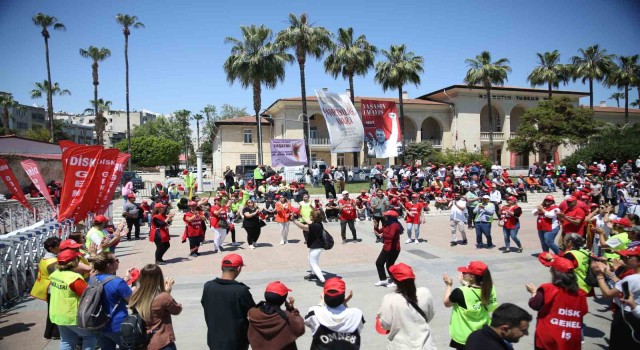 Mersinde 1 Mayıs coşkusu