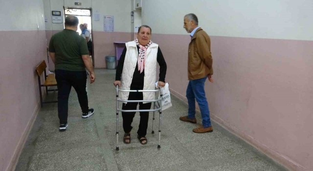 Mersinde Cumhurbaşkanlığı 2. tur seçimi için oy verme işlemi başladı