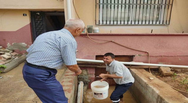 Mersinde ev ve iş yerleri su basan vatandaşlar: Her yıl aynı şeyleri yaşıyoruz